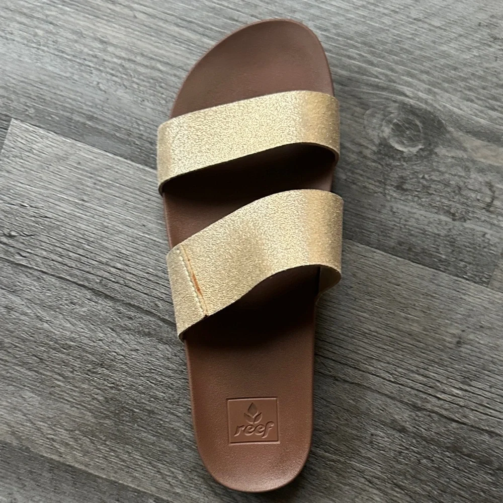 Reef Cushion Vista Slide Sandals in Gold - Picture 3 of 5